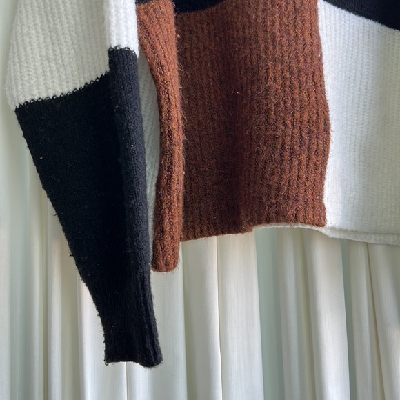 Paper Crane - size small - sweater: black, white and brown - Picture 2 of 6
